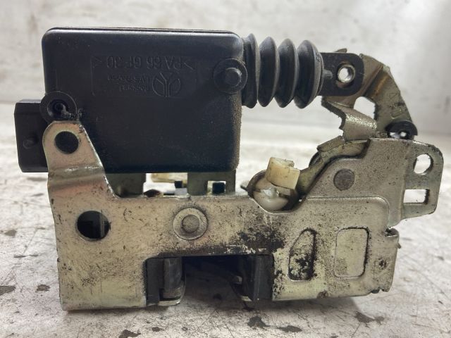 bontott DACIA LOGAN Jobb hátsó Ajtózár