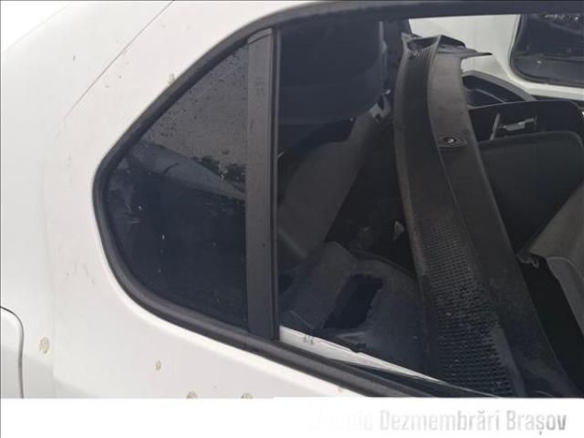 bontott DACIA LOGAN Jobb hátsó Fixüveg (Ajtóban)