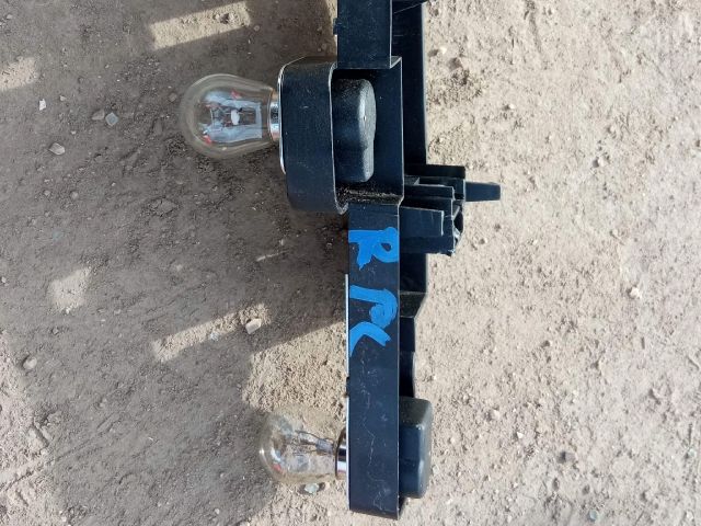 bontott DACIA LOGAN Jobb Hátsó Lámpa Foglalat