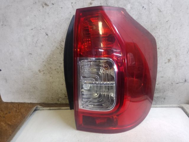 bontott DACIA LOGAN Jobb Hátsó Lámpa