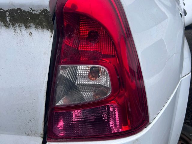 bontott DACIA LOGAN Jobb Hátsó Lámpa