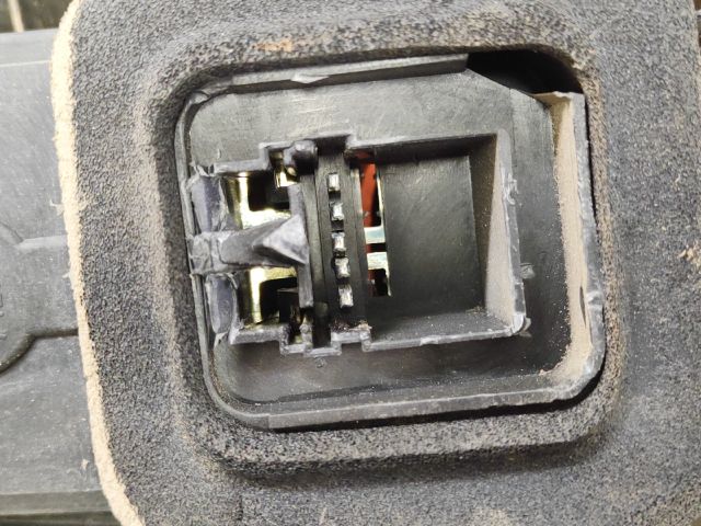 bontott DACIA LOGAN Jobb Hátsó Lámpa