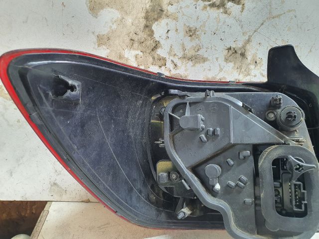 bontott DACIA LOGAN Jobb Hátsó Lámpa