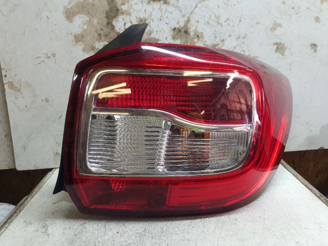 bontott DACIA LOGAN Jobb Hátsó Lámpa