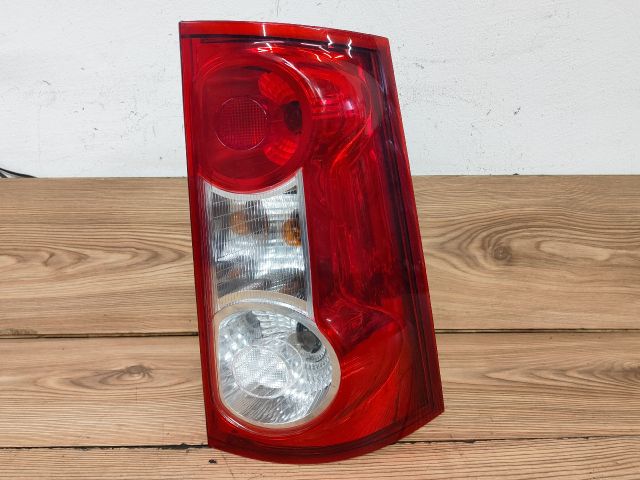 bontott DACIA LOGAN Jobb Hátsó Lámpa