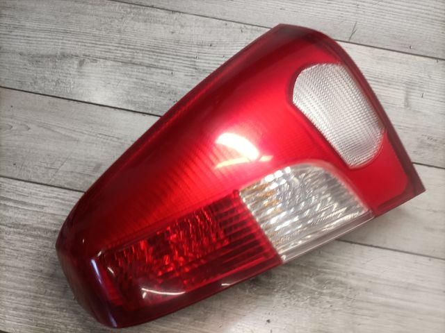 bontott DACIA LOGAN Jobb Hátsó Lámpa