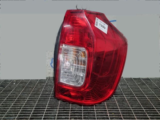 bontott DACIA LOGAN Jobb Hátsó Lámpa