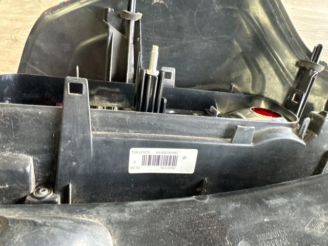 bontott DACIA LOGAN Jobb Hátsó Lámpa