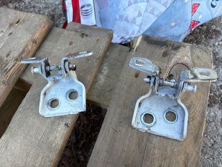 bontott DACIA LOGAN Jobb hátsó Zsanér