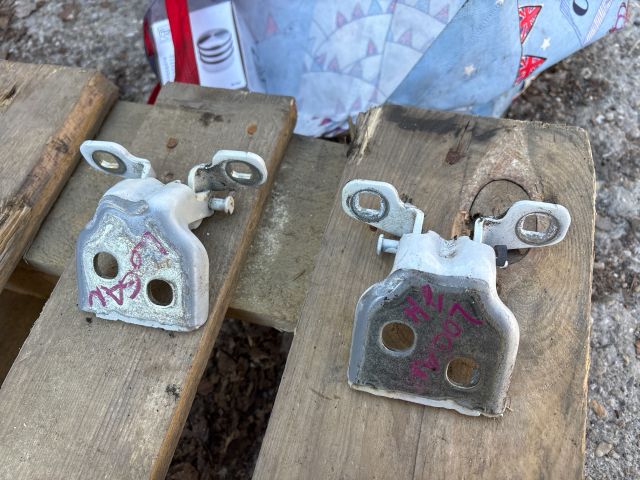 bontott DACIA LOGAN Jobb hátsó Zsanér