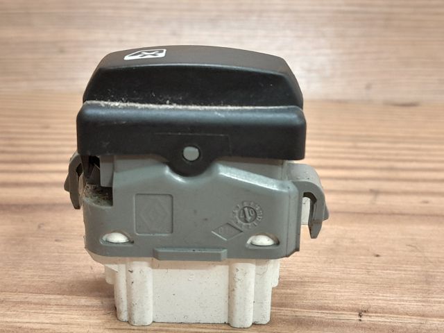 bontott DACIA LOGAN Kapcsoló (Magában)