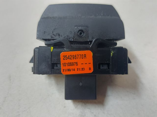 bontott DACIA LOGAN Kapcsoló (Magában)