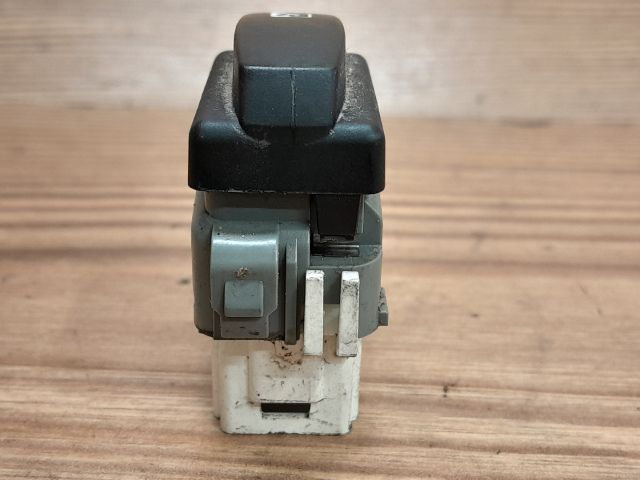 bontott DACIA LOGAN Kapcsoló (Magában)