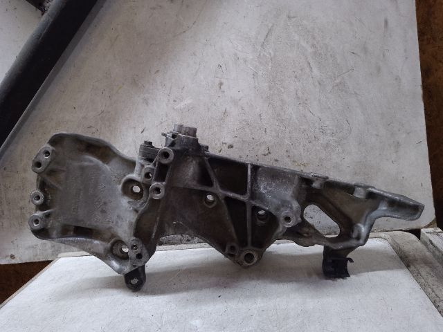 bontott DACIA LOGAN Klímakompresszor Tartó Bak