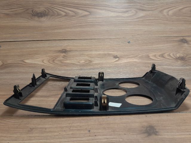 bontott DACIA LOGAN Középkonzol Keret