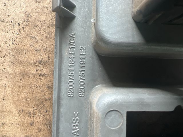 bontott DACIA LOGAN Középkonzol Keret