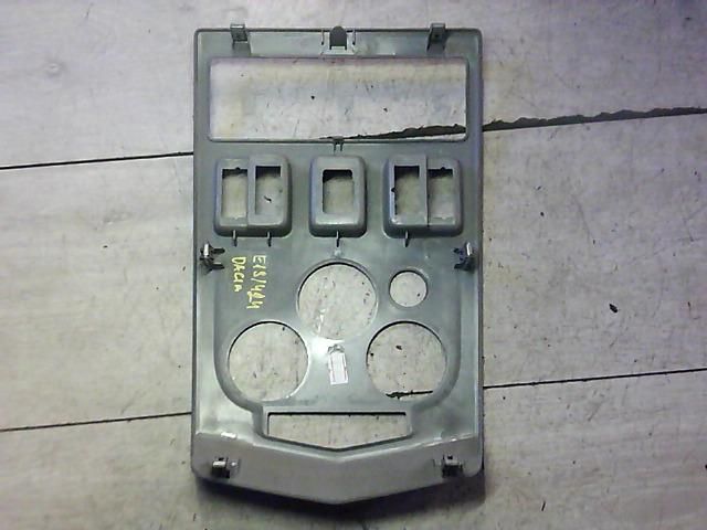 bontott DACIA LOGAN Középkonzol Keret