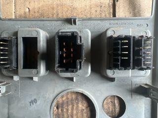 bontott DACIA LOGAN Középkonzol Keret