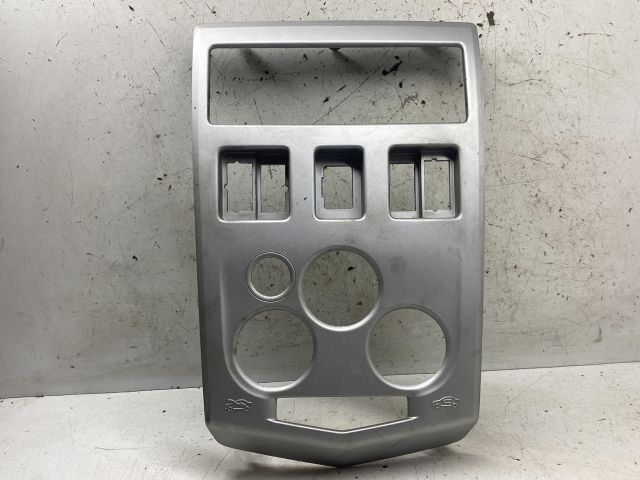 bontott DACIA LOGAN Középkonzol Keret