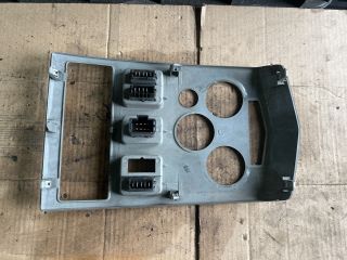 bontott DACIA LOGAN Középkonzol Keret