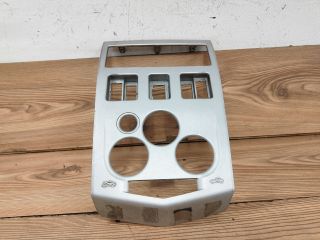 bontott DACIA LOGAN Középkonzol Keret