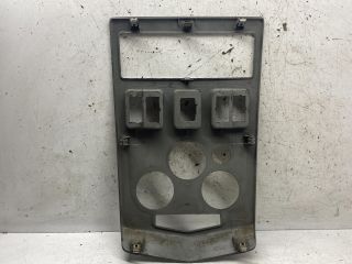 bontott DACIA LOGAN Középkonzol Keret