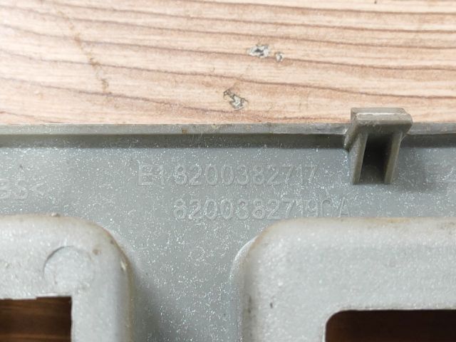 bontott DACIA LOGAN Középkonzol Keret