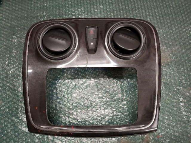 bontott DACIA LOGAN Középkonzol Keret