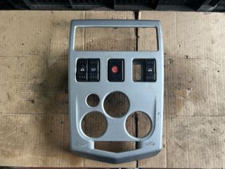 bontott DACIA LOGAN Középkonzol Keret