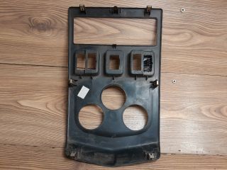 bontott DACIA LOGAN Középkonzol Keret