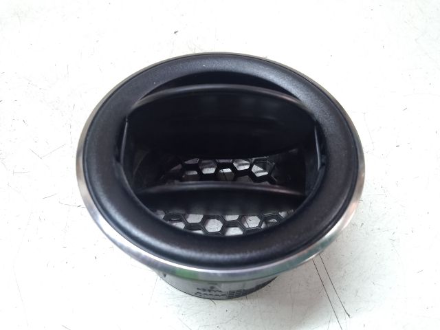 bontott DACIA LOGAN Középső Bal Szellőző