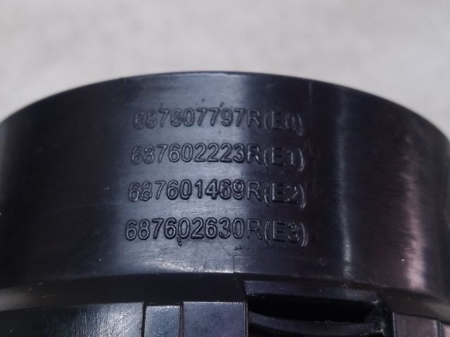 bontott DACIA LOGAN Középső Bal Szellőző