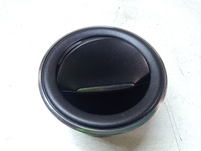 bontott DACIA LOGAN Középső Bal Szellőző