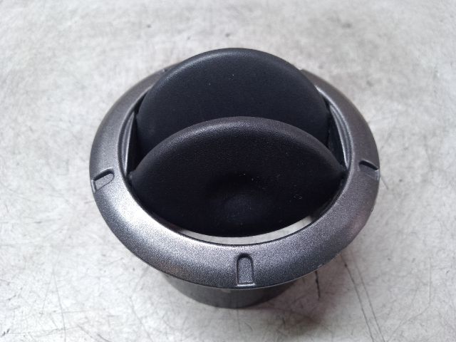 bontott DACIA LOGAN Középső Szellőző