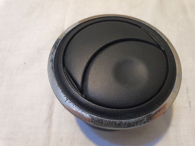 bontott DACIA LOGAN Középső Szellőző