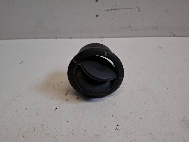 bontott DACIA LOGAN Középső Szellőző