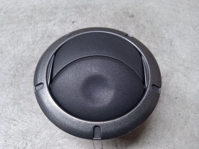 bontott DACIA LOGAN Középső Szellőző