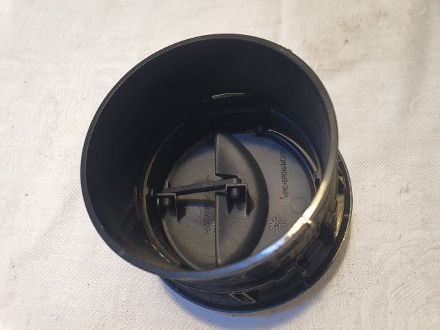 bontott DACIA LOGAN Középső Szellőző