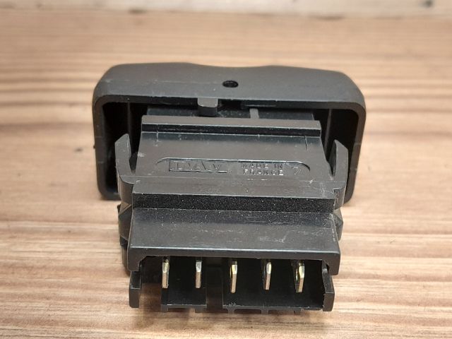 bontott DACIA LOGAN Központizár Kapcsoló