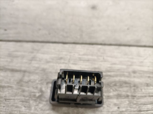 bontott DACIA LOGAN Központizár Kapcsoló