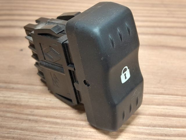 bontott DACIA LOGAN Központizár Kapcsoló