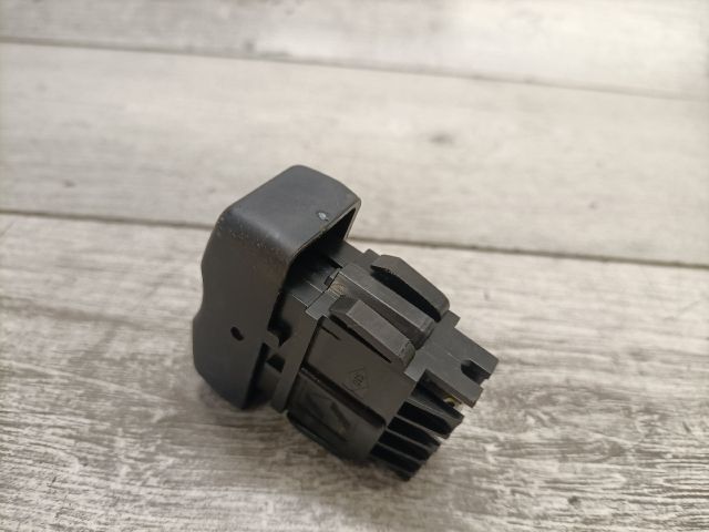 bontott DACIA LOGAN Központizár Kapcsoló