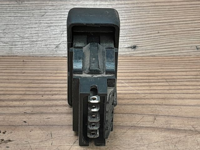 bontott DACIA LOGAN Központizár Kapcsoló