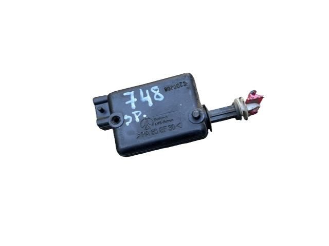 bontott DACIA LOGAN Központizár Motor Csomagtérajtó