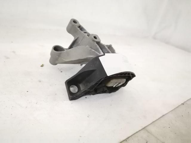 bontott DACIA LOGAN Motor Tartó Bak Jobb