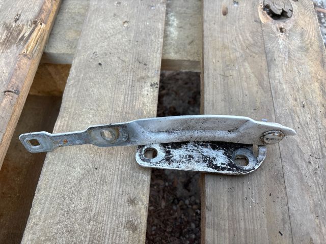 bontott DACIA LOGAN Motorháztető Jobb Zsanér