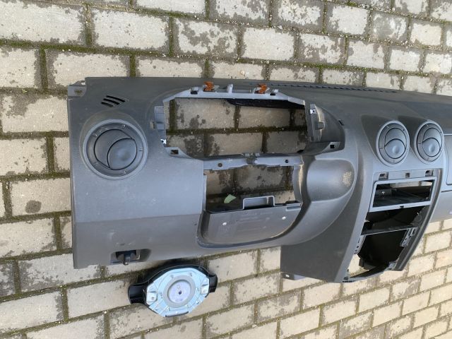 bontott DACIA LOGAN Műszerfal Héj