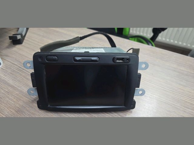 bontott DACIA LOGAN Navigációs Fejegység