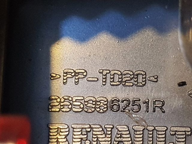 bontott DACIA LOGAN Pótféklámpa