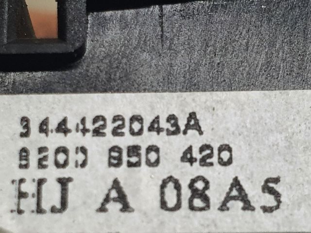 bontott DACIA LOGAN Rádió / CD Kapcsoló